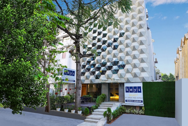 キーズ セレクト バイ レモン ツリー ホテルズ ガンディ アシュラム アフマダーバード