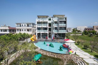 ディウ ディウ ダン ファミリー ホームステイ