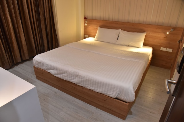 ローズ ナナ ホテル