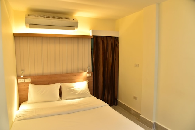 ローズ ナナ ホテル