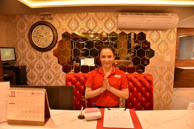 ローズ ナナ ホテル