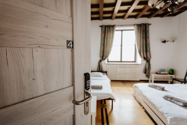 グリーン ウッド アパートメント スタラ オホタ、6 階 - エレベーターなし