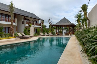 ラタン ホテル ウルワツ