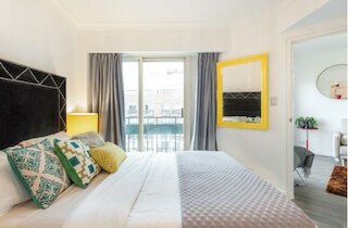 デラックス アパートメント ウィズ シティ セントラル ビュー