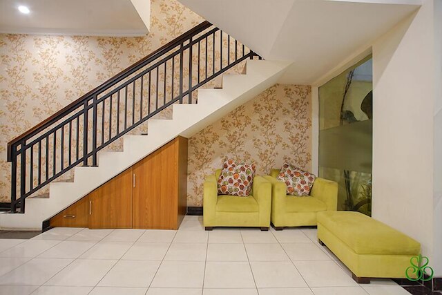 セララス イン シャリア