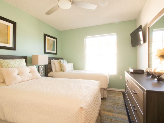 ベッド 3 台、2819