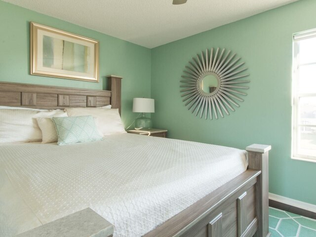 ベッド 3 台、2819