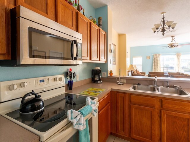 プライベート スクリーンド スプラッシュ プール オーバールッキング トランキル レイク ライト ビサイド ディズニー ワールド バイ フロリダ ドリーム ホームズ