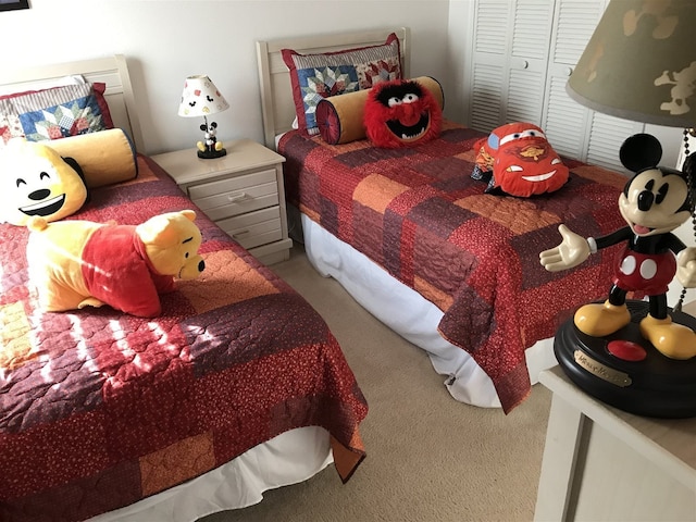 ベッドルーム 3 室付きのホーム、仕切り付きプライベートプール、岩の滝、ゲームルームあり、フロリダ ドリーム ホームズ