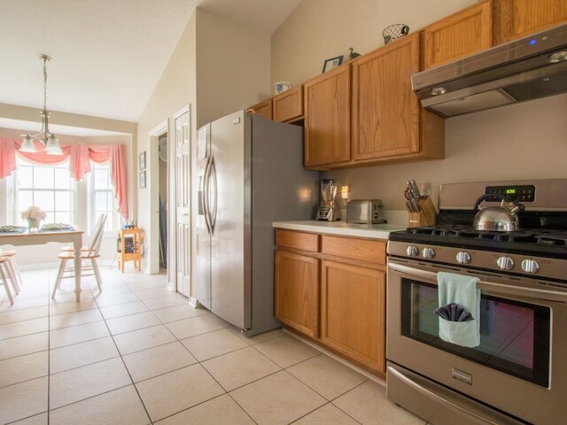 ベッド 4 台、8065