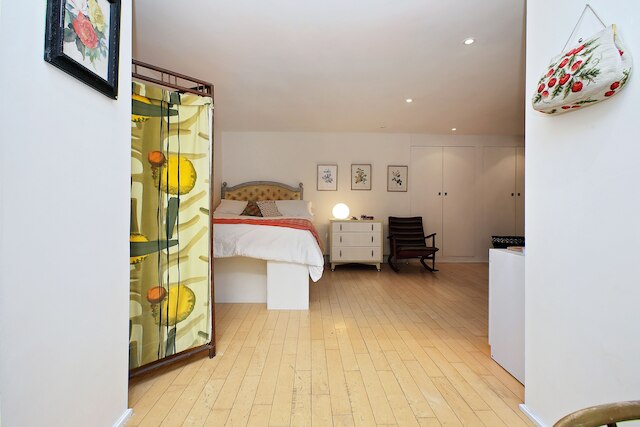 明るくシックなガーデン アパートメント