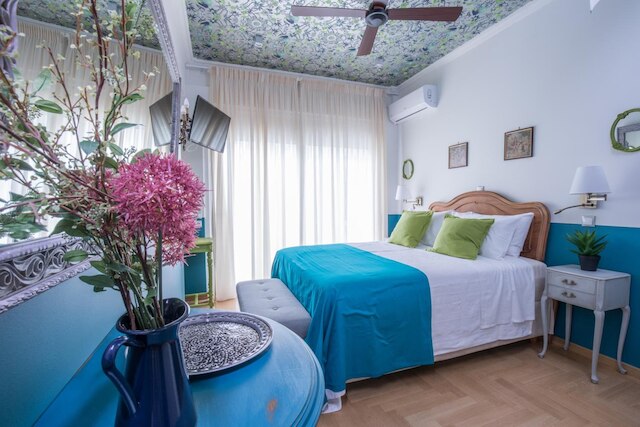 ラストニ アテネ スイーツ ネアラクロポリス アット ツァトソウ ストリート