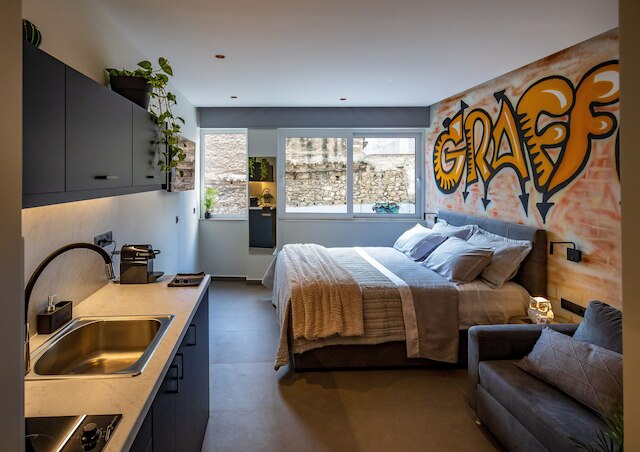 トリプル A - アギオン アナルギロン 22