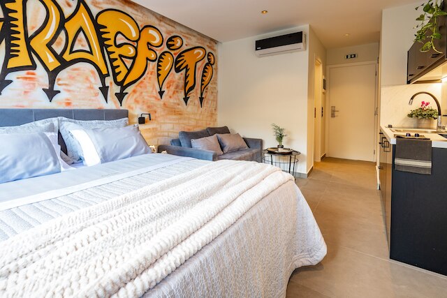 トリプル A - アギオン アナルギロン 22