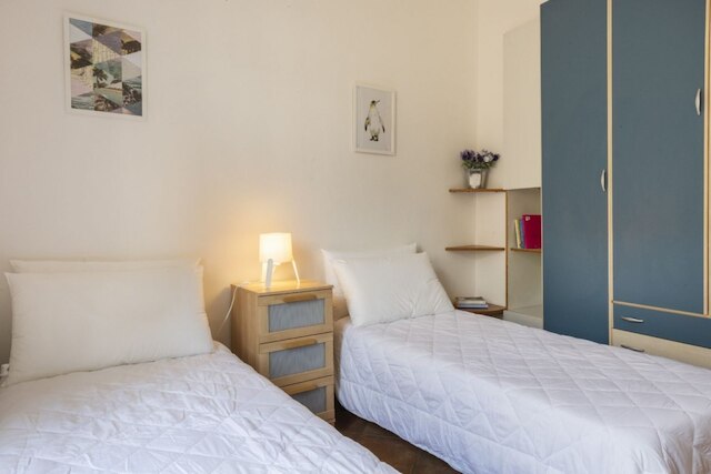 エオロ アパートメント