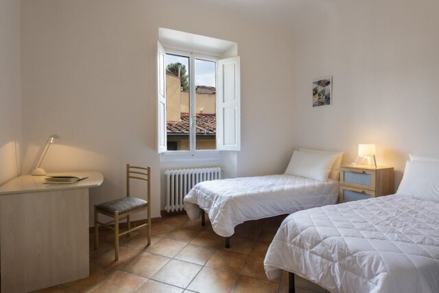 エオロ アパートメント