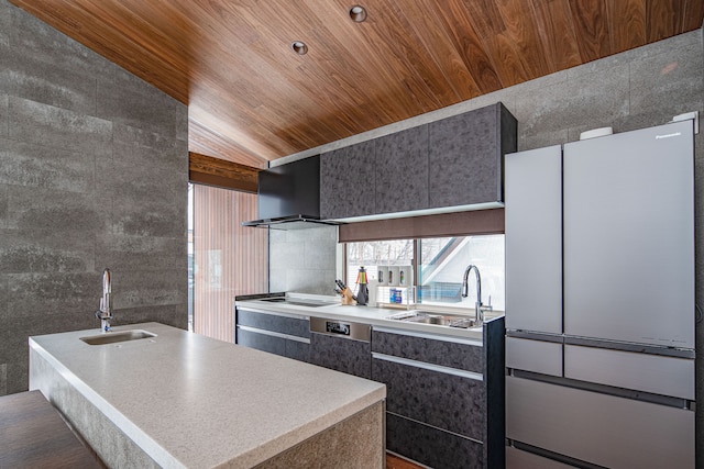 グラビティ by ザ・ハクバ・コレクション