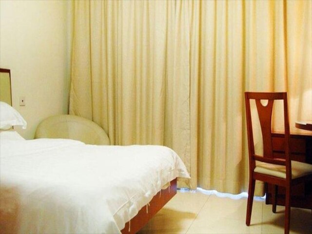 イーステイ レジデンス - 広州 ピース ワールド プラザ (港潤寓上伊思德公寓 - 廣州好世界店)