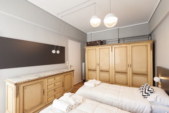 アクロポリス ラグジュアリー アパートメント