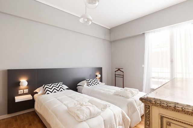 アクロポリス ラグジュアリー アパートメント