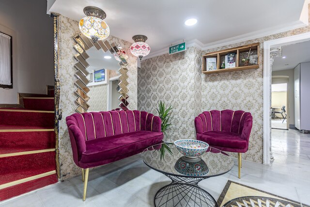 オットマン ザーデ