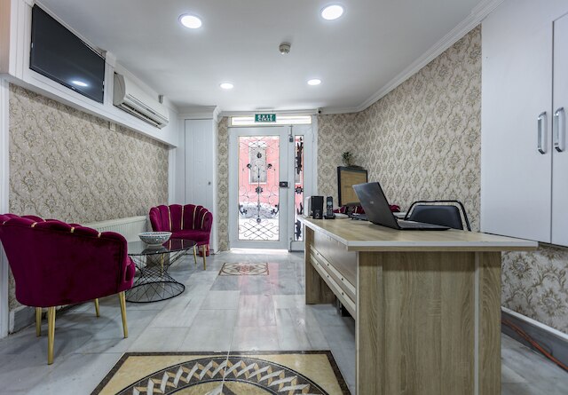 オットマン ザーデ