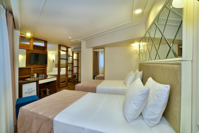 ソリッソ ホテル デュ