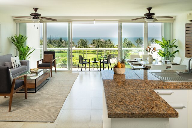 アリーナ、素晴らしいベッドルーム 2 室、ビーチフロント - デザイナー バイブス