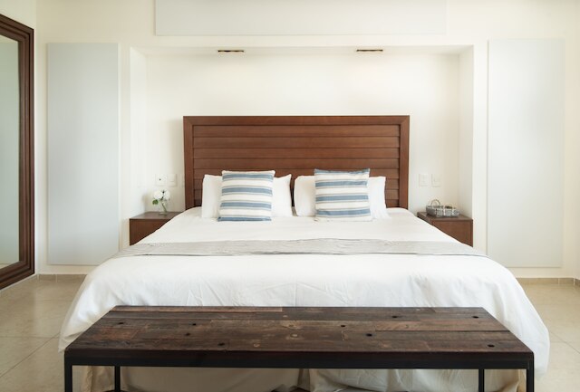 アリーナ、素晴らしいベッドルーム 2 室、ビーチフロント - デザイナー バイブス