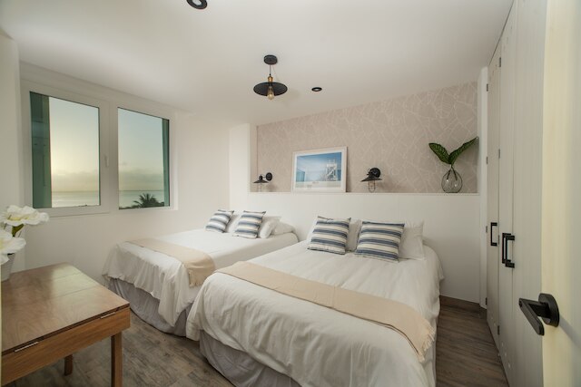 CHIC- 素晴らしいビーチにある改装したてのベッドルーム 1 室