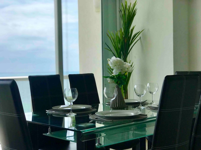 マレアビーチフロント、ベッドルーム 2 室 - 素晴らしいオーシャン ビュー