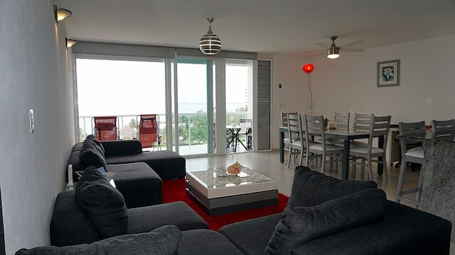 カリブ ビーチフロント、ベッドルーム 2 室 - 素晴らしいオーシャン ビュー