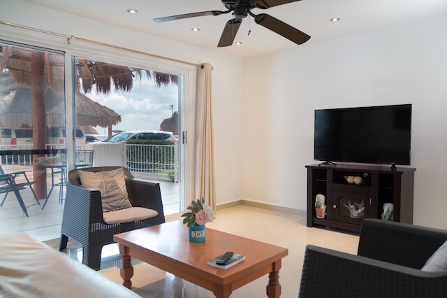 ホテル ゾーンにある快適なラグーン フロント ヴィラ