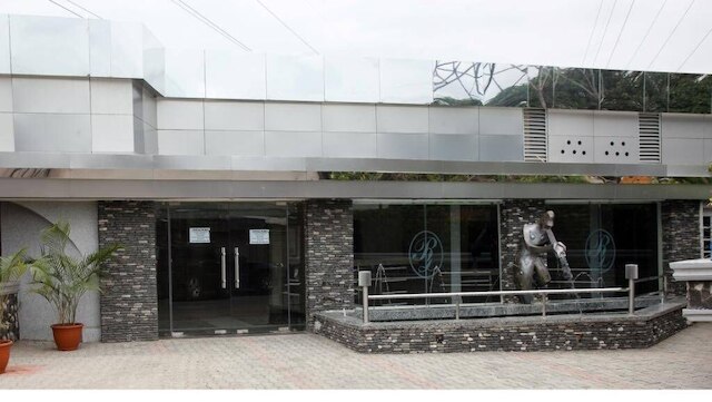 リタ ロリ ホテル ラゴス