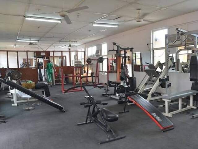 リタ ロリ ホテル ラゴス