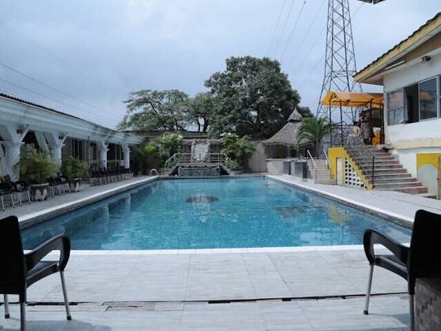 リタ ロリ ホテル ラゴス