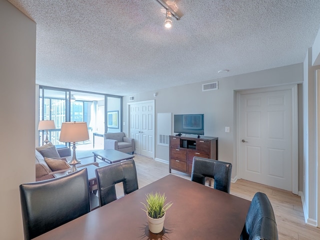 ナショナル アット コートハウス