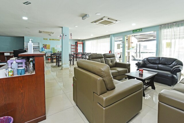 OYO 90578 セリ マワルダ  ホテル