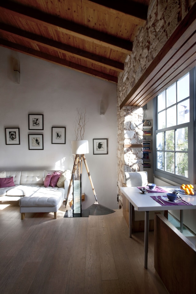 リブ イン ザ シャドウ オブ ジ アクロポリス