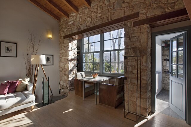 リブ イン ザ シャドウ オブ ジ アクロポリス