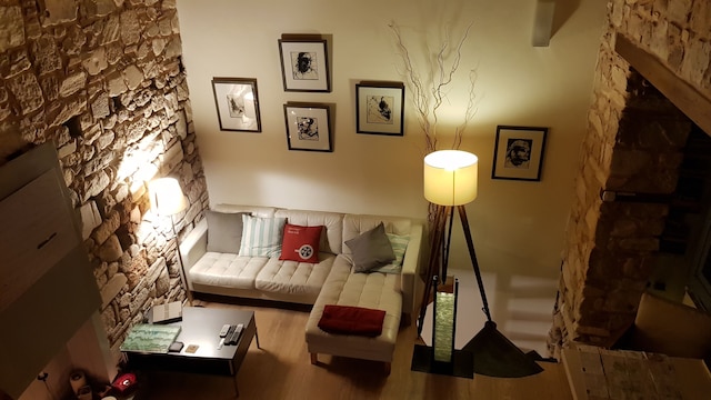 リブ イン ザ シャドウ オブ ジ アクロポリス