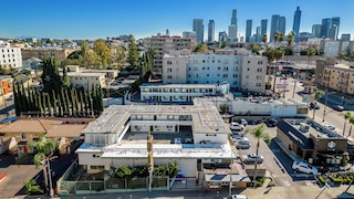 LA ロイヤル バイキング アパートメンツ