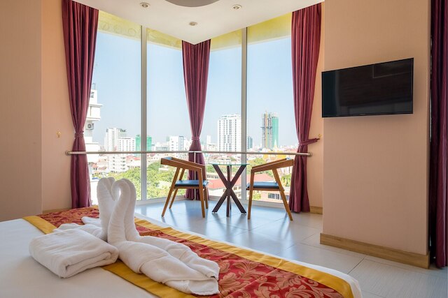 コリナ スカイ ホテル プノンペン