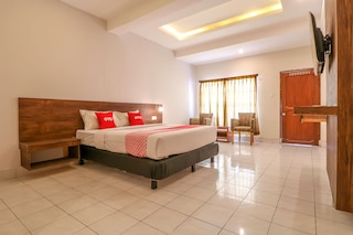 OYO 1384 プラウ バリ ホテル