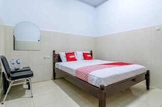 OYO 1952 ホテル デワタ インダ 近く ルミンタン パーク