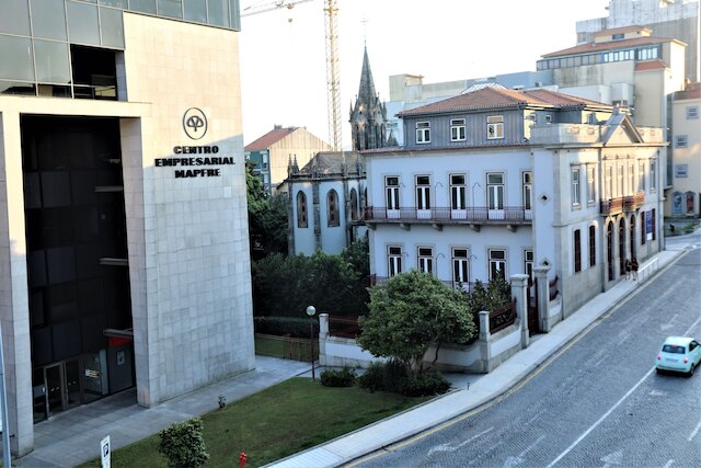 イリス ダウンタウン アパートメント