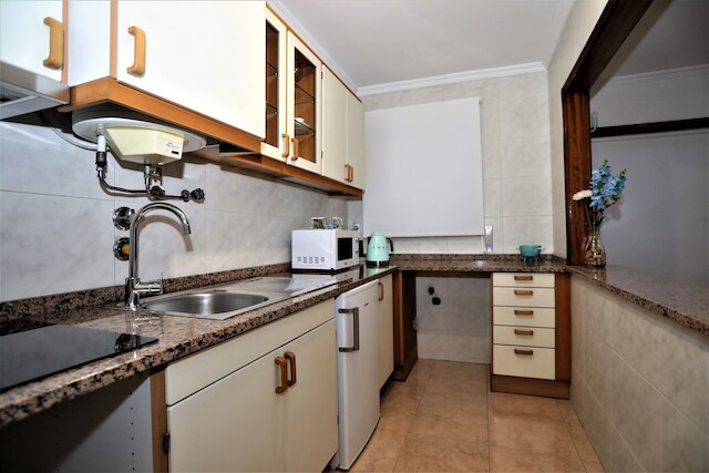 イリス ダウンタウン アパートメント