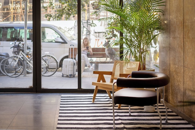 モノクローム・ロスチャイルド - ロギン・テルアビブ・スマートホテル