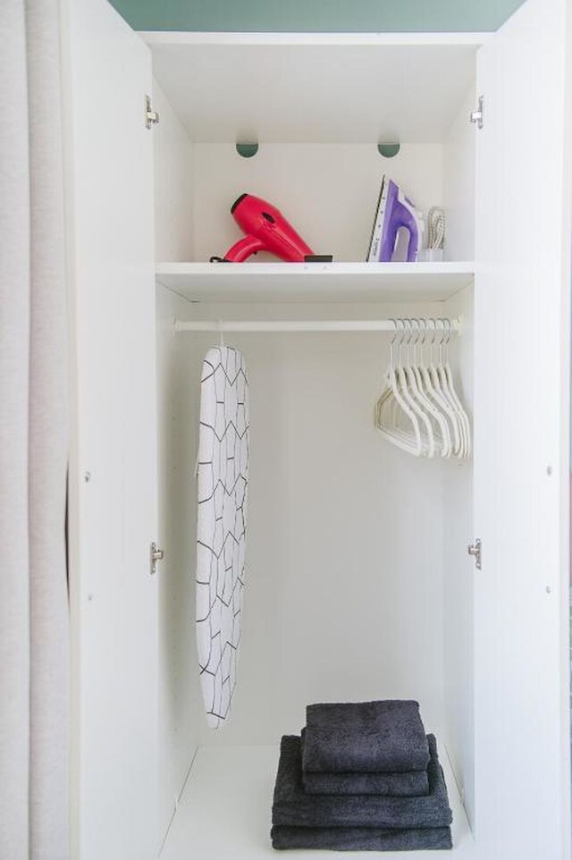 モノクローム・ロスチャイルド - ロギン・テルアビブ・スマートホテル