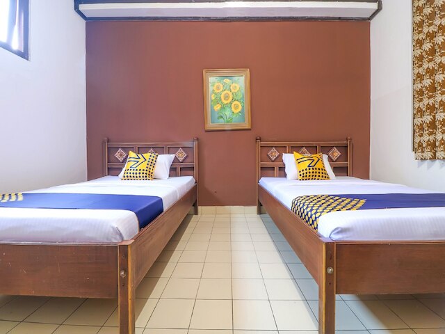 OYO 1927 オテル チャンドラ アディグラハ